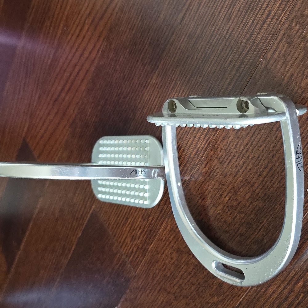 Alfa jump stirrups - Flat base - Picture 14 of 15